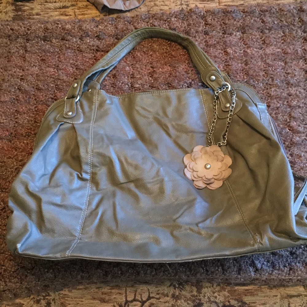 Large Gray Bag. Zipper and Snap Closure.
